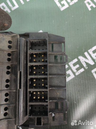 Блок управления сиденьем правый Mercedes-Benz E