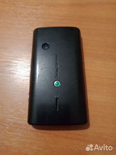Телефон Sony Xperia X8