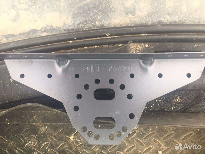 Кранштейн для снегозадержателя RAL-7024