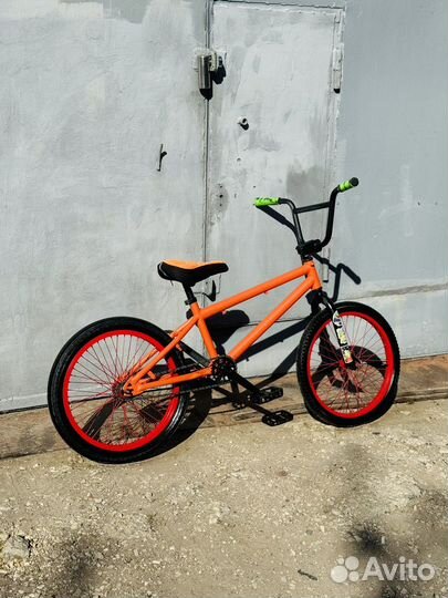 Трюковой велосипед BMX