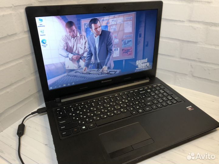 Игровой ноутбук Lenovo 4 ядра/2видеокарты/8gb/1tb