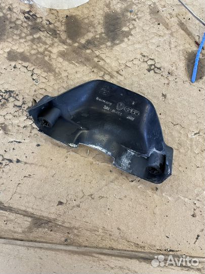 Накладка расширительного бачка VW Passat B3 Golf