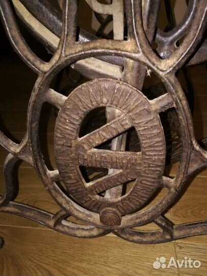 Швейная машина Singer