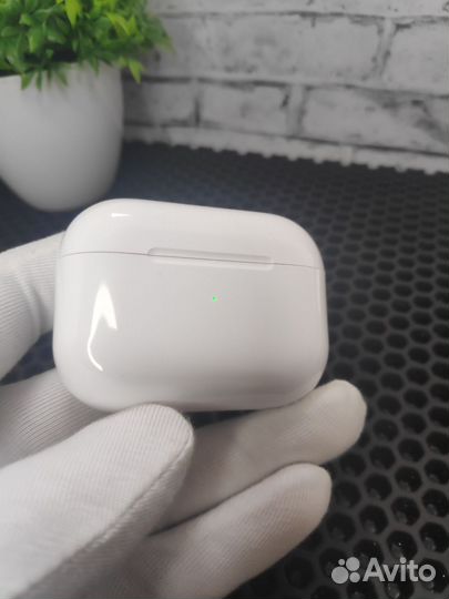 AirPods Pro (новые, ростест) + Чехол