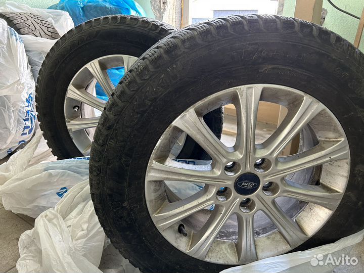 Диски с зимней резиной на ford
