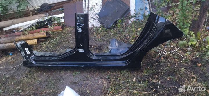 Пежо 308 левое крыло заднее/порог/стойка средняя