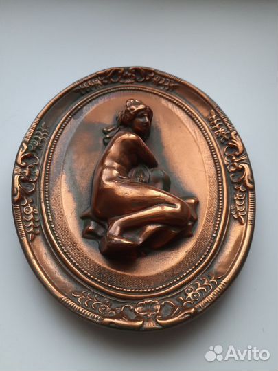 Винтажный сувенир-горельеф 1981 год