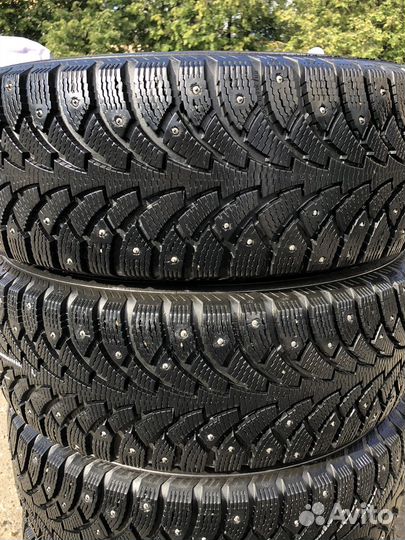 Nokian Tyres Hakkapeliitta 4 215/65 R16 102T