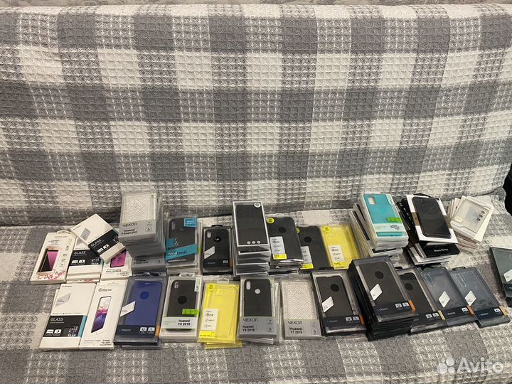 Чехлы на телефоны