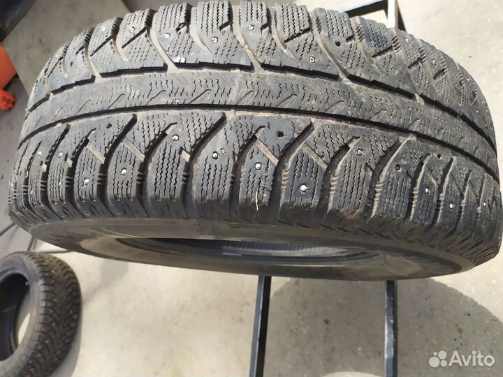 Bridgestone Ice Cruiser 7000 255/70 R16 111T
