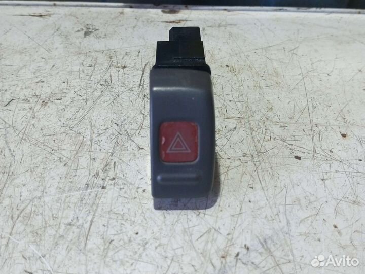 Кнопка аварийной сигнализации Nissan March K11