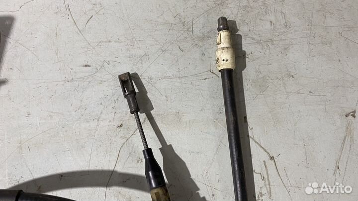 Трос стояночного тормоза Mercedes Benz W211