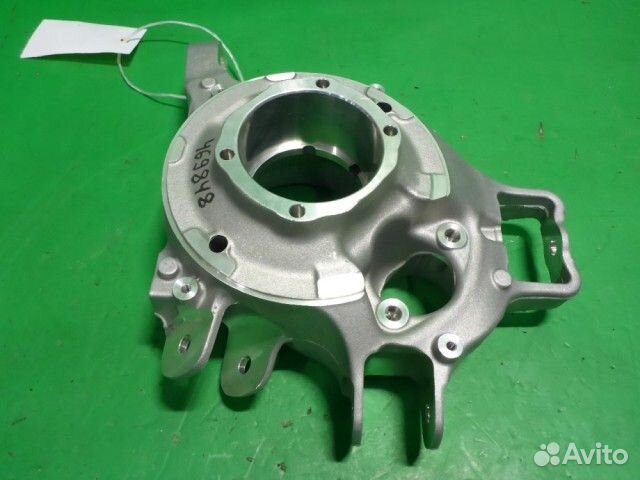 Кулак задний левый Porsche Panamera с 2010г