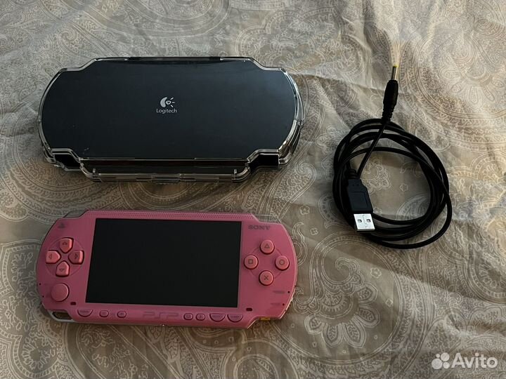 Sony PSP прошитая (зарядка + чехол + игры)
