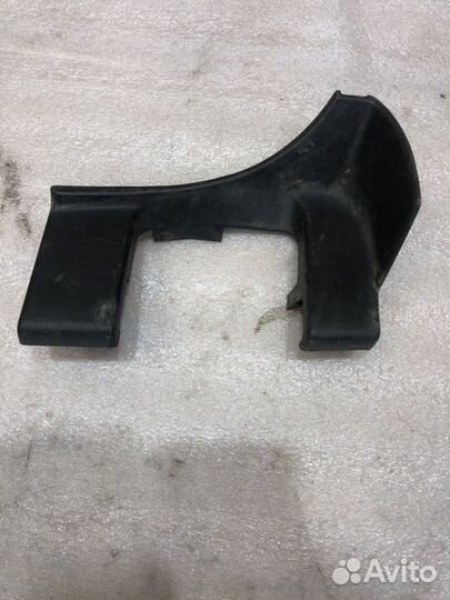 Накладка петли багажника задняя левая Porsche