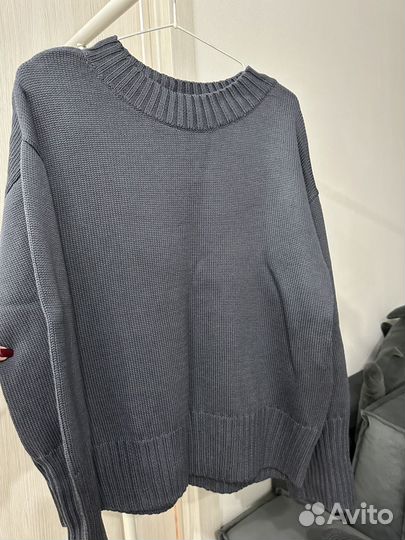Свитер серый