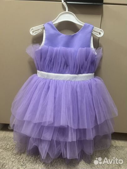 Платье нарядное на девочку 122