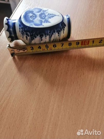 Маленькая вазочка гжель