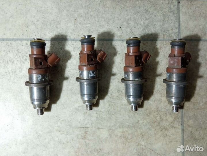 Форсунка Mitsubishi Space Wagon 3 E7T05072