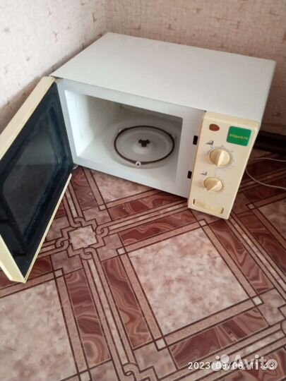 Микроволновая печь Erisson