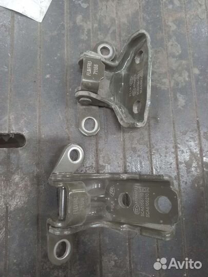 Петли двери передней левой Lifan X70