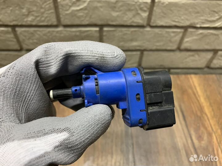 Mazda 3 BL 2009-2013 Датчик включения стоп сигнала