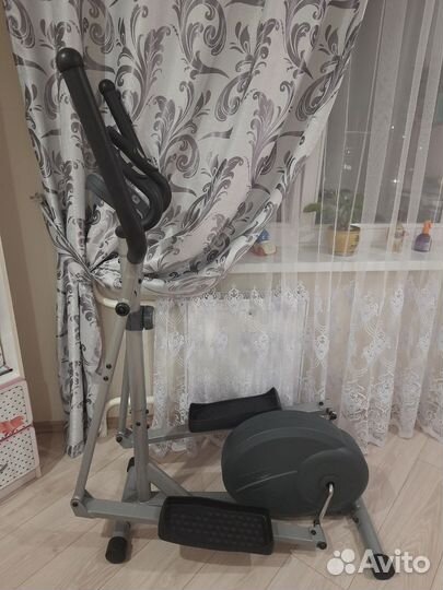 Эллиптический тренажер Торнео