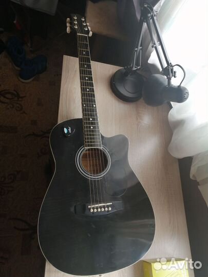 Гитара с чехлом