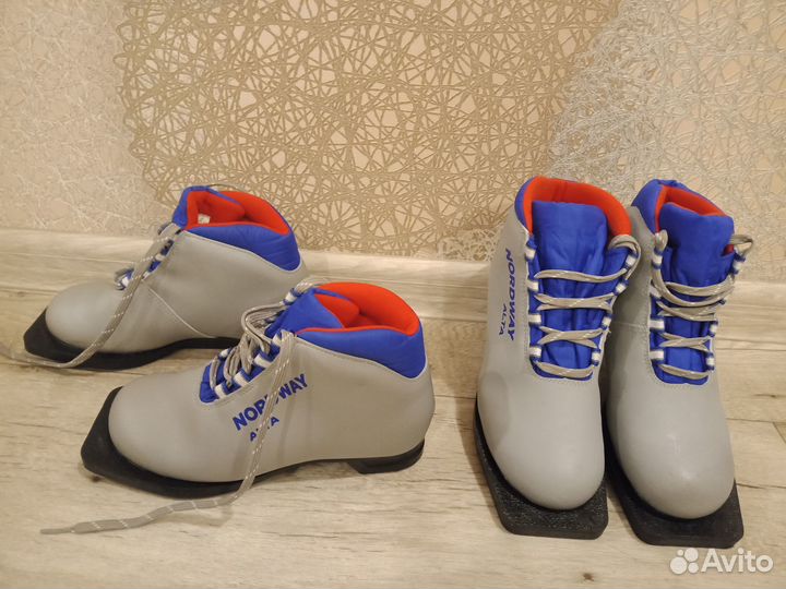 Продам лыжные ботинки