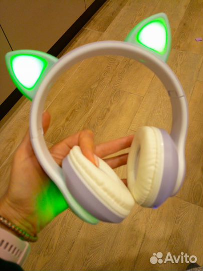 Новые беспроводные наушники с ушками