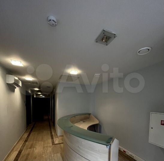 Здание, 2500 м²