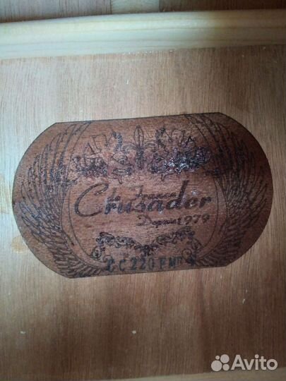 Две электроакустики crusader