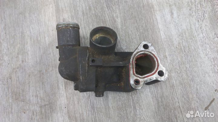 Корпус термостата Mitsubishi Carisma DA 2003