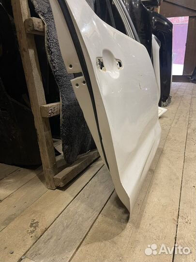 Дверь задняя правая Toyota hilux 7