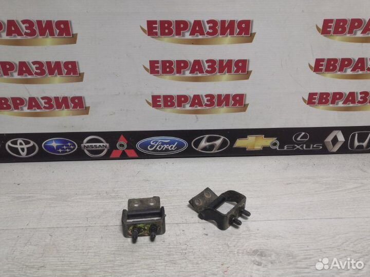 Петли двери багажника Mazda Tribute epew YF 2003