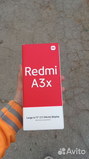 Продаю телефон новый 2 дня назад купила