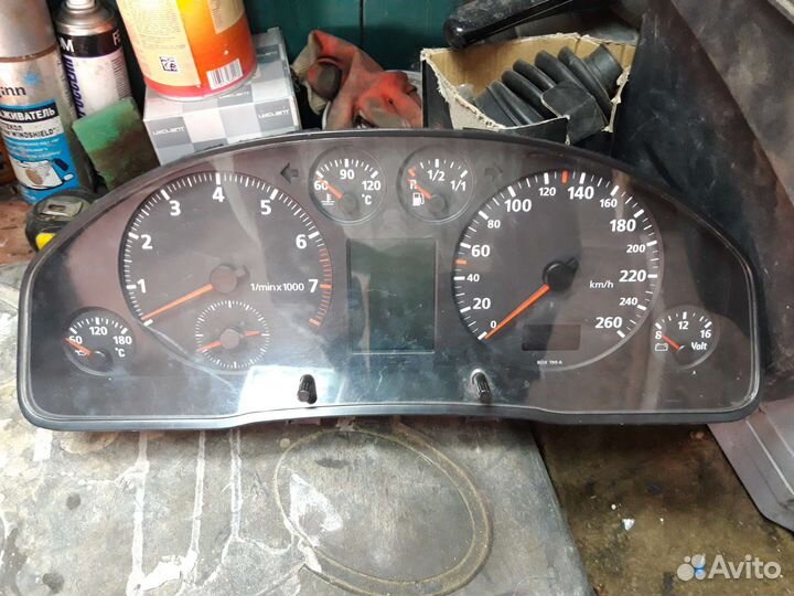 Щиток приборав ауди а4б5 на запчасти 2 шт