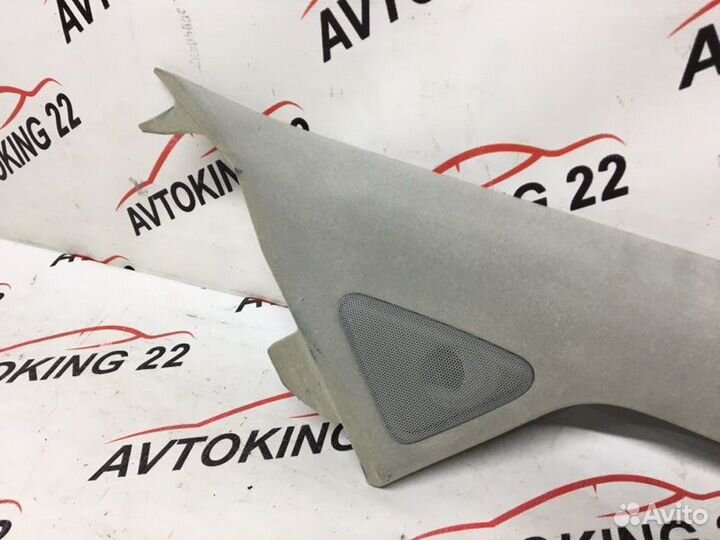 Накладка на стойку кузова передняя правая Toyota