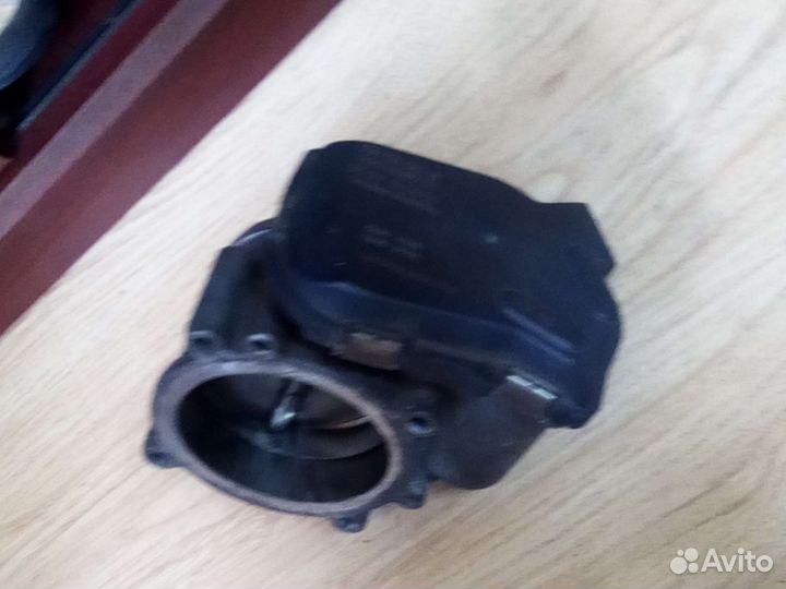 Дроссельная заслонка audi A8 D4 03H133062B
