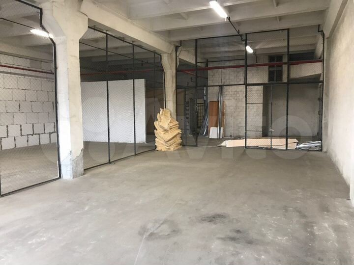 Склад, 216 м² Пандус