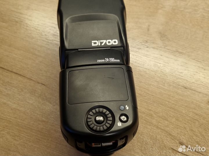 Вспышка nissan di 700 (на запчасти)