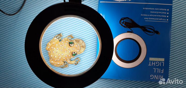 Кольцевая светодиодная лампа на треноге 16см