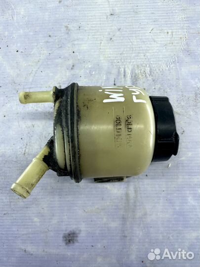 Бачок гур Nissan Wingroad Y11