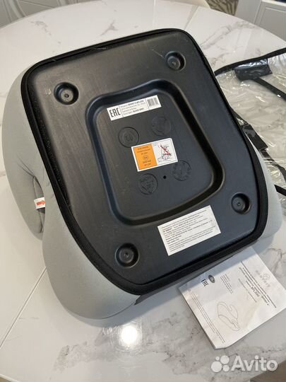 Автокресло бустер (от 22 кг до 36) Babyhit