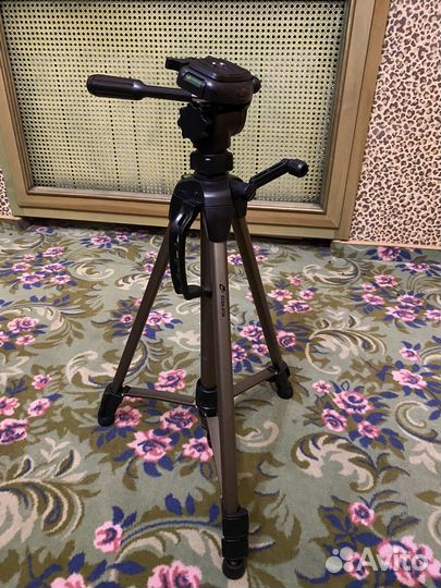Штатив для фотоаппарата