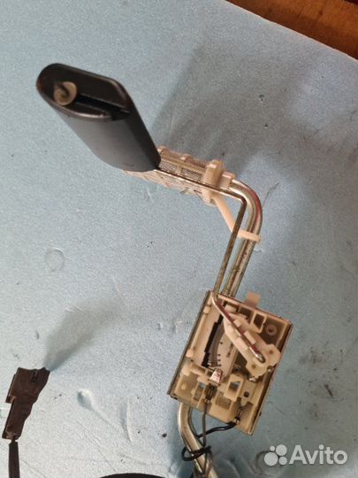 Датчик уровня топлива Hyundai Santa Fe 1 2008