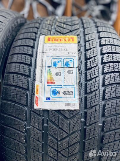 Pirelli Scorpion Winter 275/35 R22 и 315/30 R22