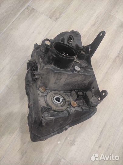 Фара левая Mitsubishi Pajero с 2007