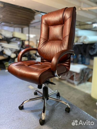 Офисное компьютерное кресло