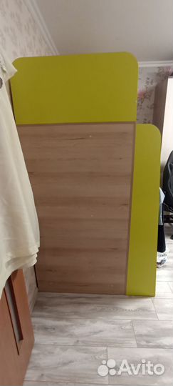 Детская кровать чердак со столом и шкафом